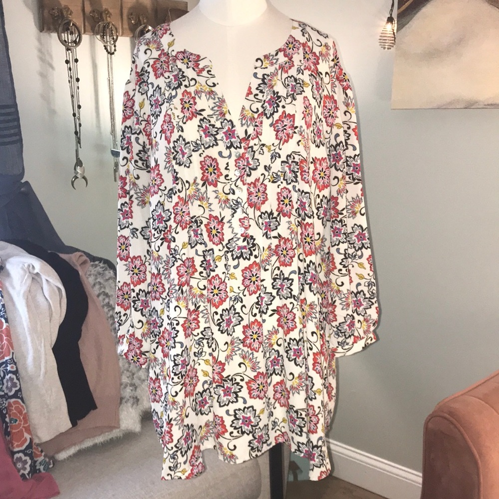 ROSE & OLIVE Floral Blouse